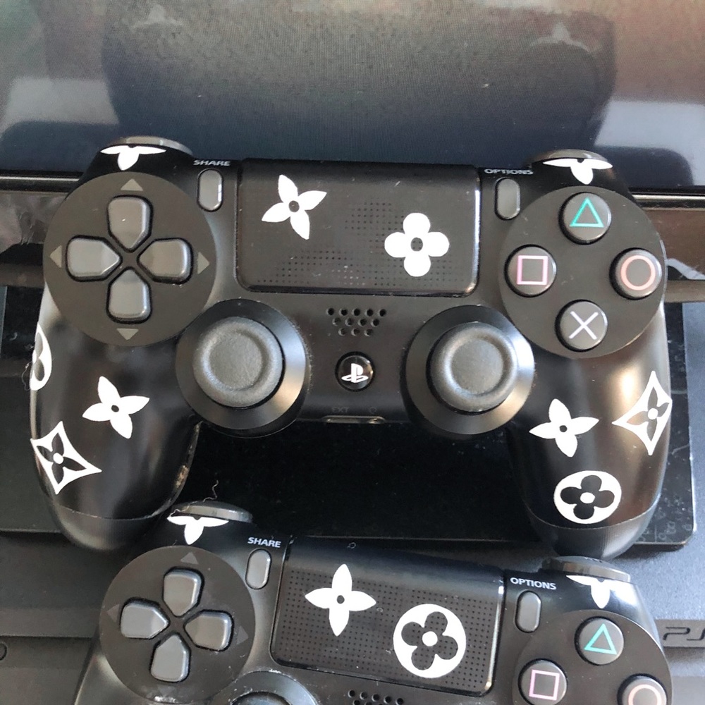 Sticker sets for your controllers